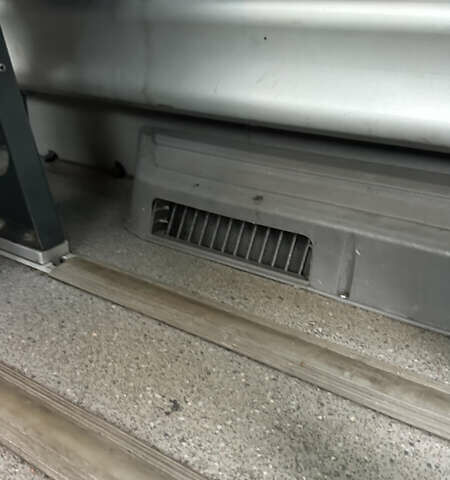 Черный Мерседес Sprinter, объемом двигателя 2.2 л и пробегом 710 тыс. км за 29900 $, фото 13 на Automoto.ua