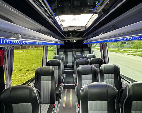 Черный Мерседес Sprinter, объемом двигателя 2.99 л и пробегом 375 тыс. км за 95500 $, фото 25 на Automoto.ua