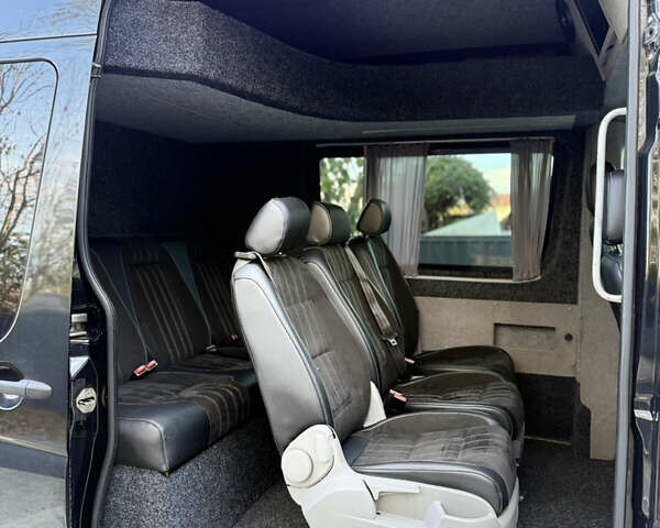 Черный Мерседес Sprinter, объемом двигателя 2.2 л и пробегом 660 тыс. км за 31459 $, фото 6 на Automoto.ua