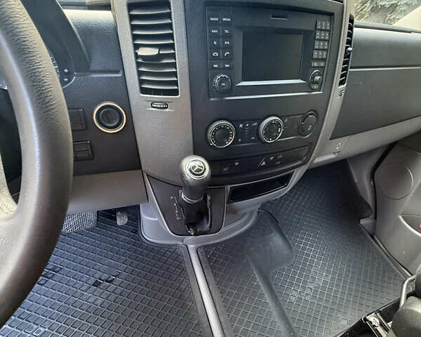 Мерседес Sprinter 2015 в Тернополе на Automoto.ua Черный Мерседес Sprinter, объемом двигателя 3 л и пробегом 400 тыс. км за 27300 $, фото 11 на Automoto.ua