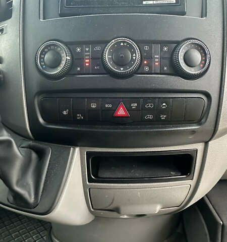 Черный Мерседес Sprinter, объемом двигателя 2.2 л и пробегом 710 тыс. км за 29900 $, фото 10 на Automoto.ua