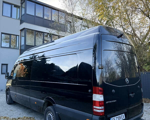 Черный Мерседес Sprinter, объемом двигателя 2.2 л и пробегом 660 тыс. км за 31459 $, фото 4 на Automoto.ua