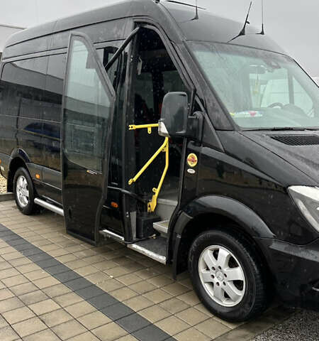 Черный Мерседес Sprinter, объемом двигателя 2.2 л и пробегом 710 тыс. км за 29900 $, фото 3 на Automoto.ua