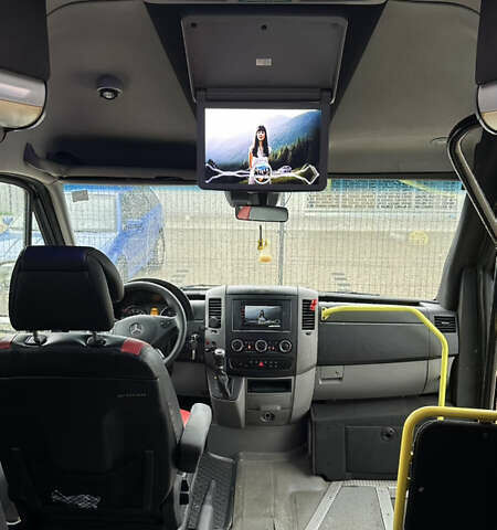 Черный Мерседес Sprinter, объемом двигателя 2.2 л и пробегом 710 тыс. км за 29900 $, фото 11 на Automoto.ua