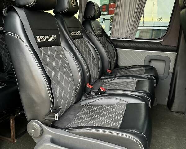 Черный Мерседес Sprinter, объемом двигателя 2.99 л и пробегом 635 тыс. км за 31500 $, фото 6 на Automoto.ua