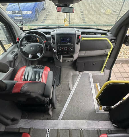 Черный Мерседес Sprinter, объемом двигателя 2.2 л и пробегом 710 тыс. км за 29900 $, фото 9 на Automoto.ua