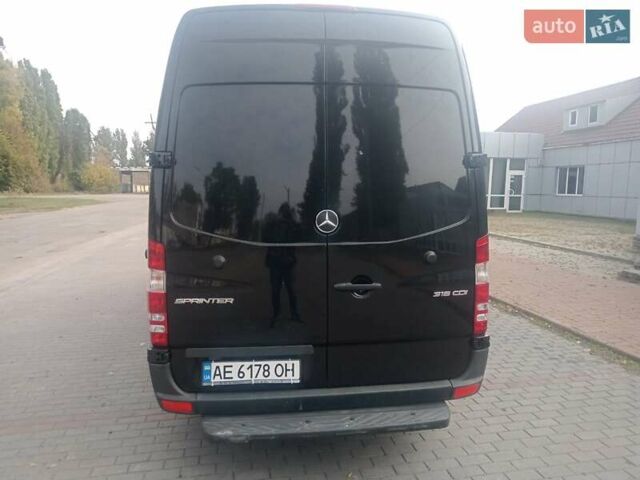 Чорний Мерседес Sprinter, об'ємом двигуна 2.14 л та пробігом 720 тис. км за 22611 $, фото 3 на Automoto.ua