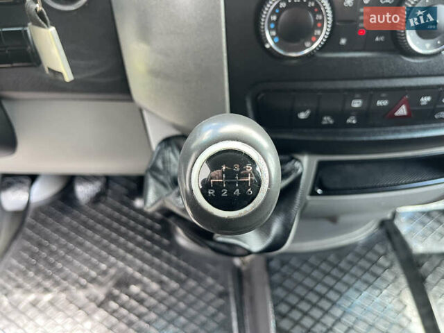 Чорний Мерседес Sprinter, об'ємом двигуна 2.2 л та пробігом 421 тис. км за 19550 $, фото 88 на Automoto.ua