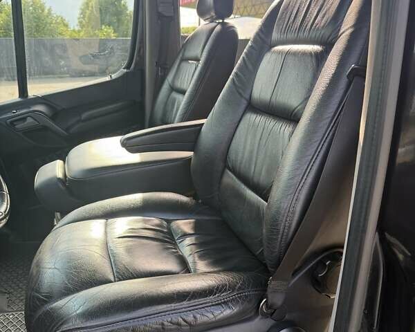 Черный Мерседес Sprinter, объемом двигателя 3 л и пробегом 693 тыс. км за 28900 $, фото 12 на Automoto.ua
