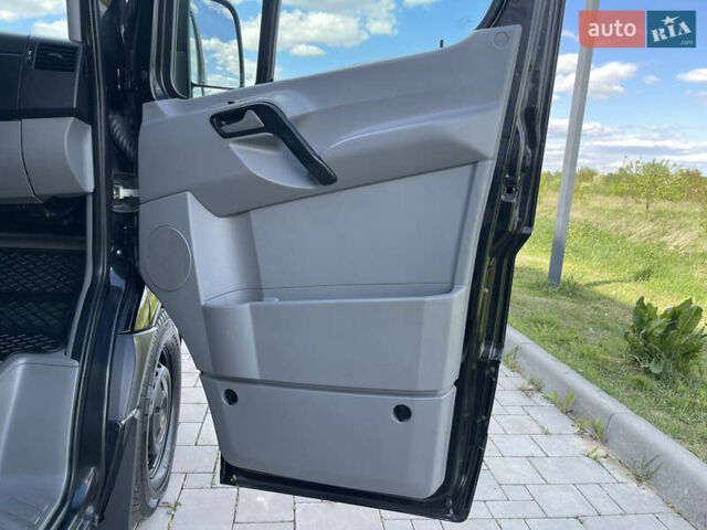 Чорний Мерседес Sprinter, об'ємом двигуна 2.2 л та пробігом 421 тис. км за 19550 $, фото 56 на Automoto.ua