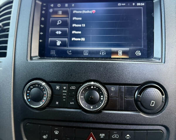 Черный Мерседес Sprinter, объемом двигателя 2.2 л и пробегом 660 тыс. км за 31459 $, фото 9 на Automoto.ua