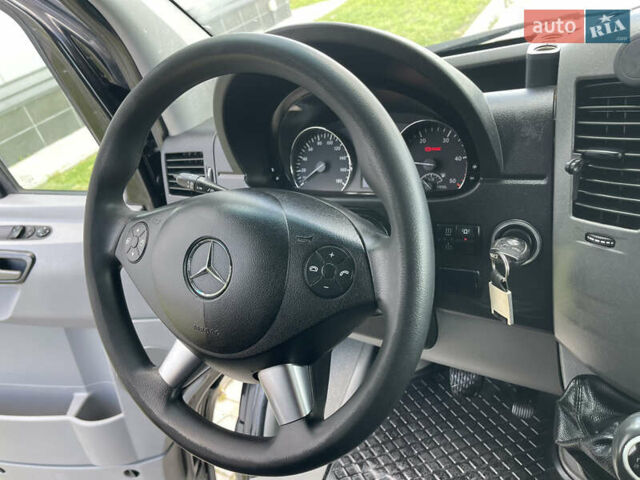 Чорний Мерседес Sprinter, об'ємом двигуна 2.2 л та пробігом 421 тис. км за 19550 $, фото 75 на Automoto.ua