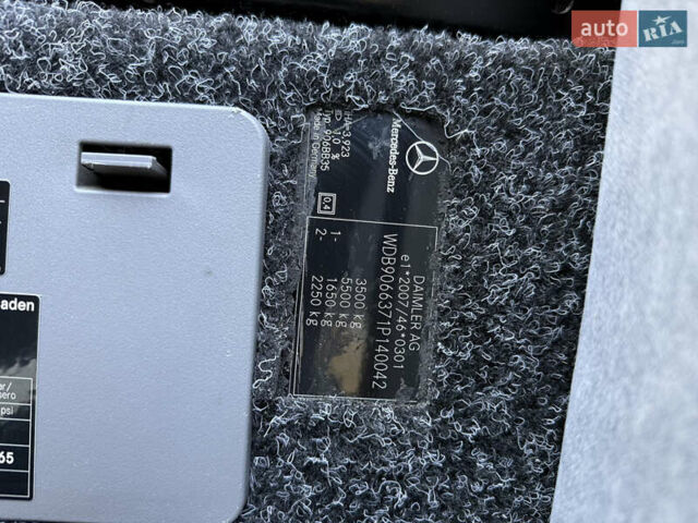 Черный Мерседес Sprinter, объемом двигателя 2.2 л и пробегом 660 тыс. км за 31459 $, фото 12 на Automoto.ua