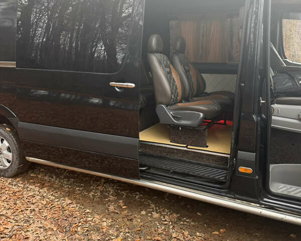 Черный Мерседес Sprinter, объемом двигателя 2.99 л и пробегом 800 тыс. км за 29500 $, фото 2 на Automoto.ua