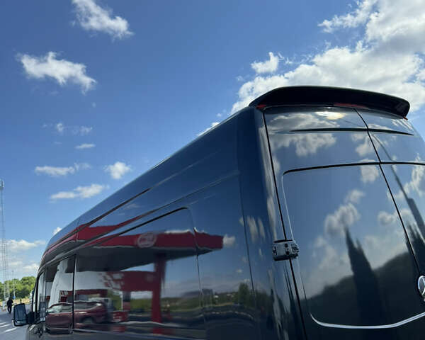 Чорний Мерседес Sprinter, об'ємом двигуна 0 л та пробігом 160 тис. км за 33943 $, фото 15 на Automoto.ua