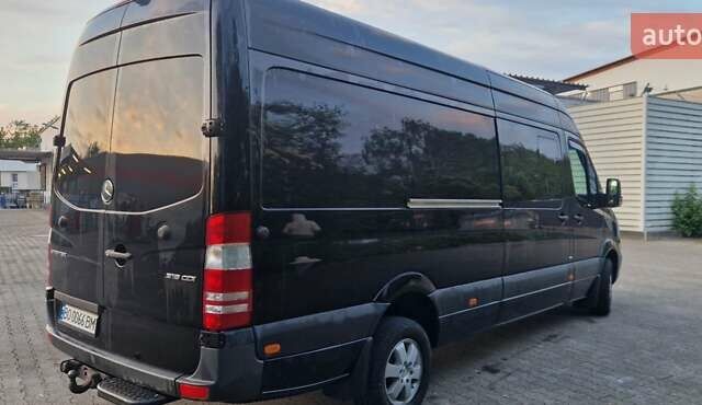 Черный Мерседес Sprinter, объемом двигателя 2.2 л и пробегом 334 тыс. км за 32199 $, фото 3 на Automoto.ua