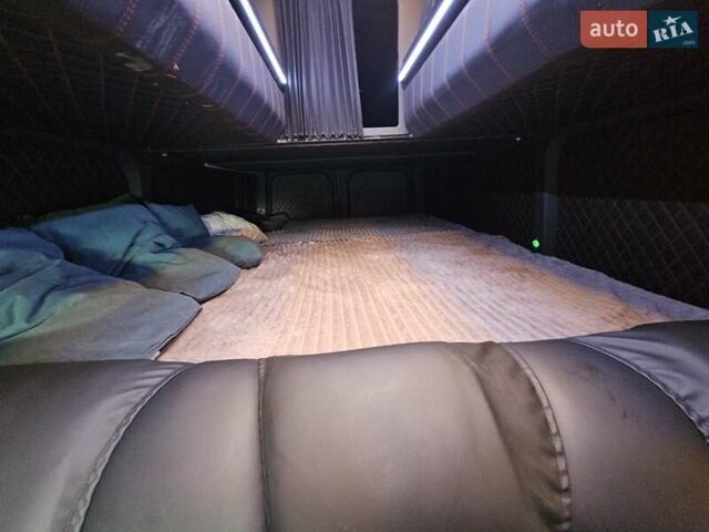 Черный Мерседес Sprinter, объемом двигателя 2.99 л и пробегом 732 тыс. км за 41500 $, фото 9 на Automoto.ua
