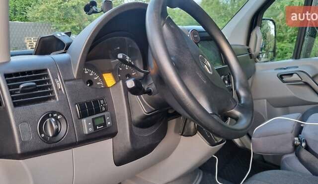 Черный Мерседес Sprinter, объемом двигателя 2.2 л и пробегом 334 тыс. км за 32199 $, фото 10 на Automoto.ua