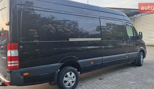 Черный Мерседес Sprinter, объемом двигателя 2.2 л и пробегом 334 тыс. км за 32199 $, фото 2 на Automoto.ua
