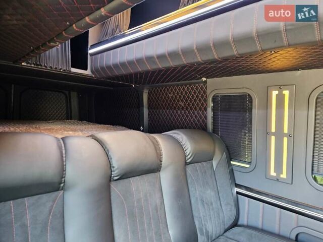Черный Мерседес Sprinter, объемом двигателя 2.99 л и пробегом 732 тыс. км за 41500 $, фото 2 на Automoto.ua