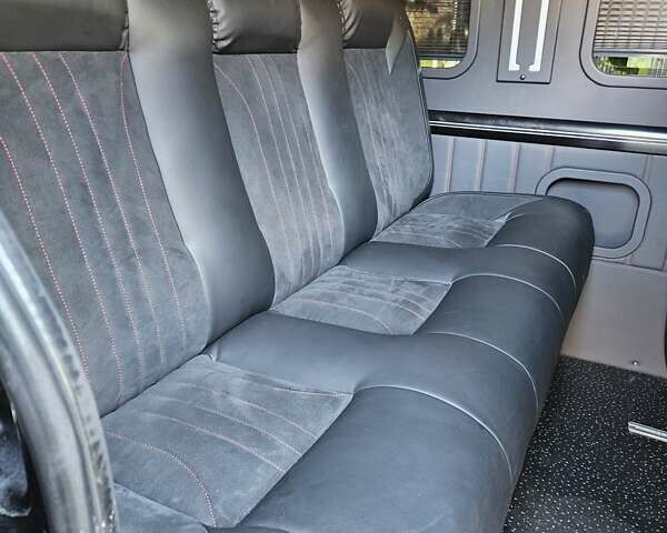Черный Мерседес Sprinter, объемом двигателя 2.99 л и пробегом 732 тыс. км за 41500 $, фото 8 на Automoto.ua