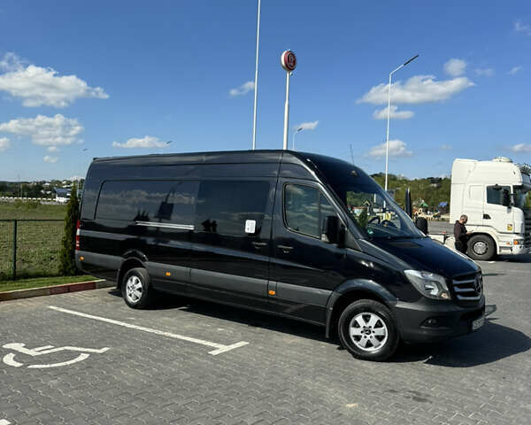 Чорний Мерседес Sprinter, об'ємом двигуна 0 л та пробігом 160 тис. км за 33943 $, фото 2 на Automoto.ua