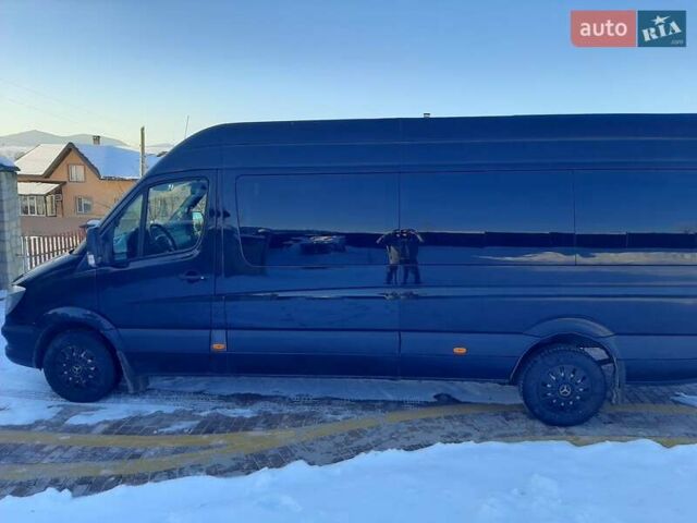 Черный Мерседес Sprinter, объемом двигателя 2.1 л и пробегом 483 тыс. км за 23000 $, фото 2 на Automoto.ua
