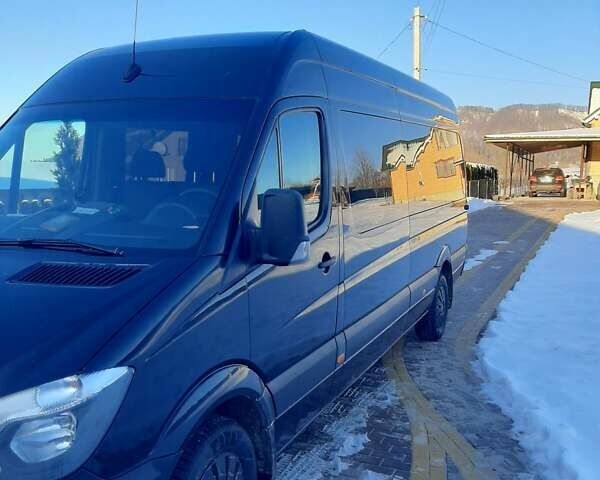 Черный Мерседес Sprinter, объемом двигателя 2.1 л и пробегом 483 тыс. км за 23000 $, фото 1 на Automoto.ua