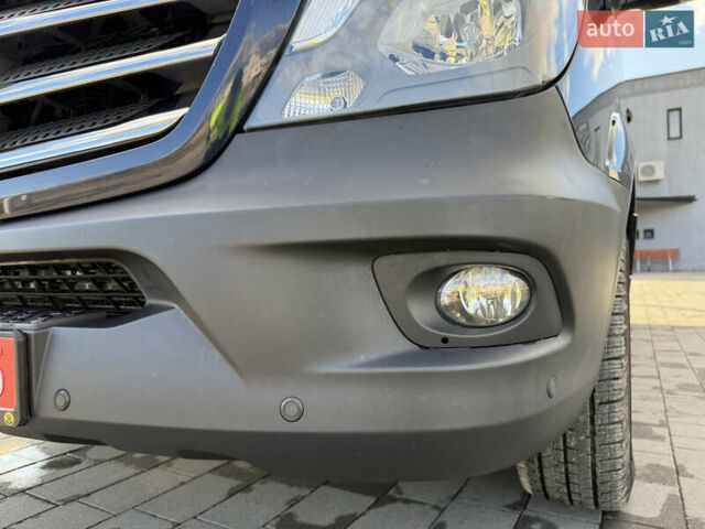 Черный Мерседес Sprinter, объемом двигателя 0 л и пробегом 185 тыс. км за 30800 $, фото 14 на Automoto.ua