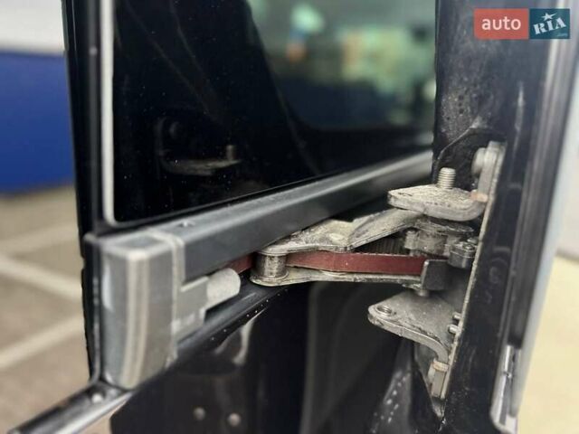 Черный Мерседес Sprinter, объемом двигателя 3 л и пробегом 400 тыс. км за 36500 $, фото 31 на Automoto.ua