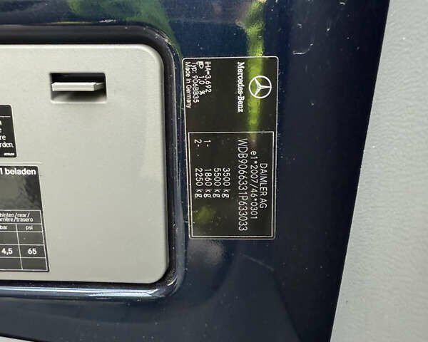 Черный Мерседес Sprinter, объемом двигателя 0 л и пробегом 185 тыс. км за 30800 $, фото 11 на Automoto.ua