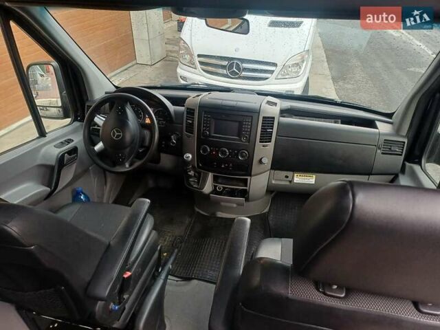 Черный Мерседес Sprinter, объемом двигателя 0 л и пробегом 270 тыс. км за 33700 $, фото 4 на Automoto.ua
