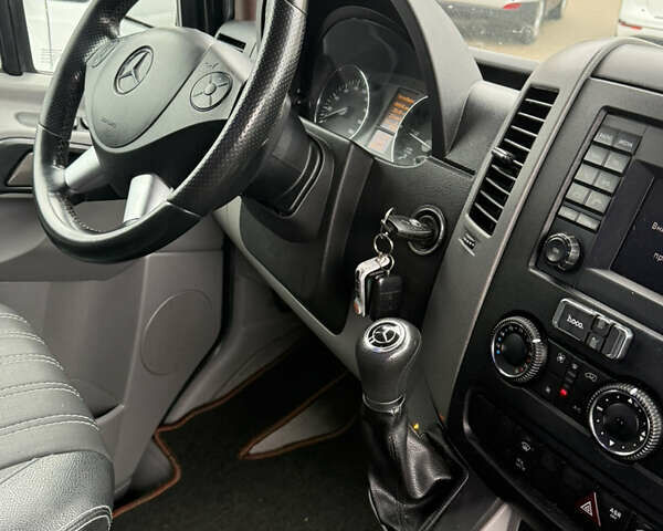 Чорний Мерседес Sprinter, об'ємом двигуна 3 л та пробігом 470 тис. км за 37500 $, фото 12 на Automoto.ua