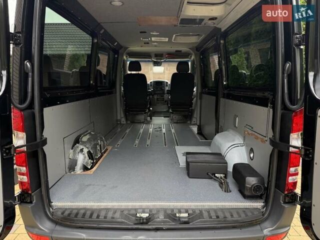 Черный Мерседес Sprinter, объемом двигателя 2.2 л и пробегом 181 тыс. км за 26900 $, фото 62 на Automoto.ua