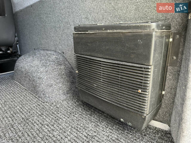 Черный Мерседес Sprinter, объемом двигателя 0 л и пробегом 185 тыс. км за 30800 $, фото 22 на Automoto.ua