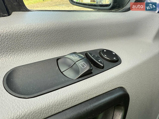 Черный Мерседес Sprinter, объемом двигателя 0 л и пробегом 185 тыс. км за 30800 $, фото 27 на Automoto.ua