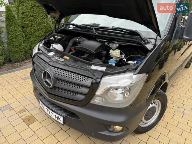 Черный Мерседес Sprinter, объемом двигателя 2.2 л и пробегом 181 тыс. км за 26900 $, фото 69 на Automoto.ua