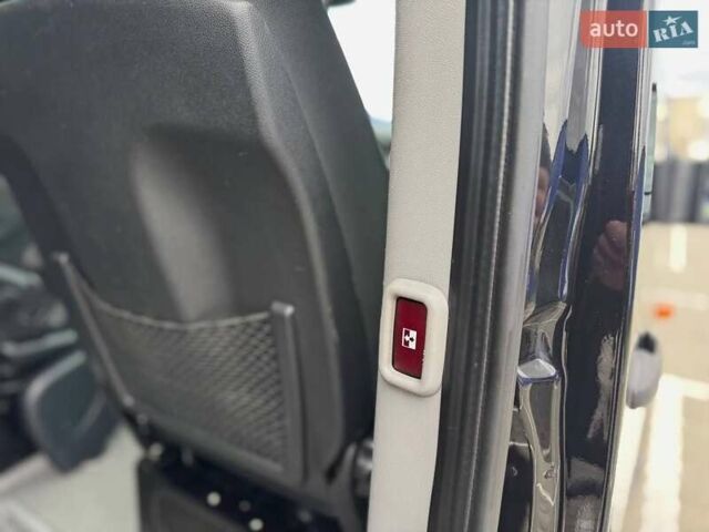 Черный Мерседес Sprinter, объемом двигателя 3 л и пробегом 400 тыс. км за 36500 $, фото 32 на Automoto.ua