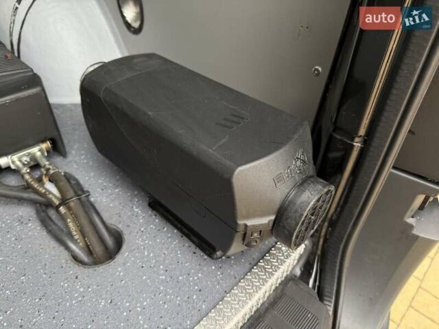 Черный Мерседес Sprinter, объемом двигателя 2.2 л и пробегом 181 тыс. км за 26900 $, фото 64 на Automoto.ua