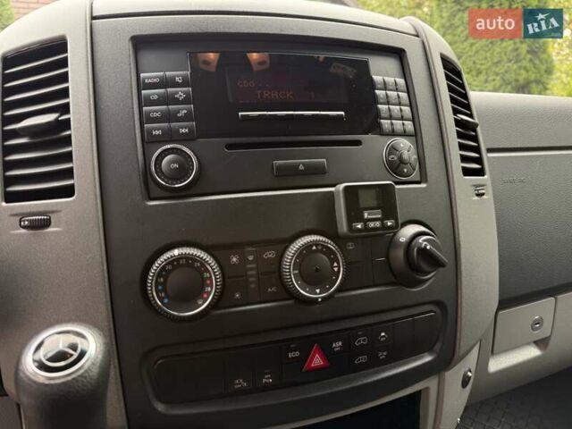 Черный Мерседес Sprinter, объемом двигателя 2.2 л и пробегом 181 тыс. км за 26900 $, фото 48 на Automoto.ua