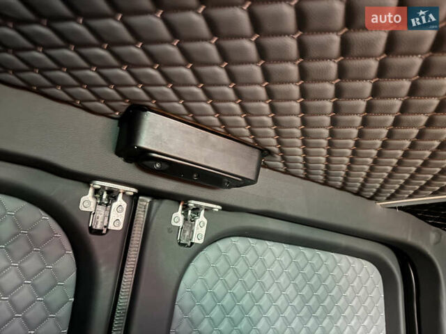 Чорний Мерседес Sprinter, об'ємом двигуна 2.2 л та пробігом 205 тис. км за 46990 $, фото 71 на Automoto.ua