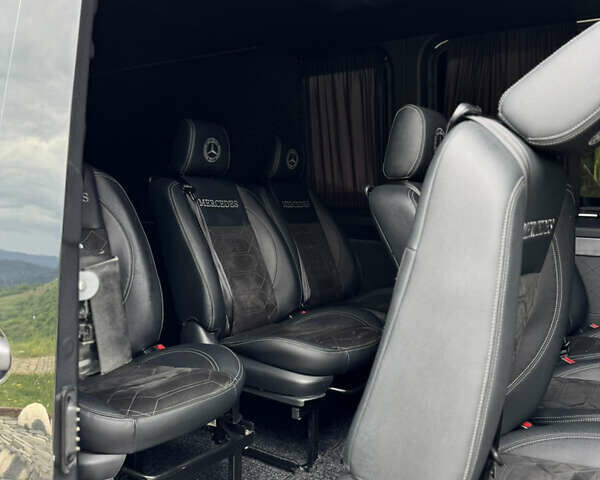 Чорний Мерседес Sprinter, об'ємом двигуна 2.9 л та пробігом 370 тис. км за 49500 $, фото 27 на Automoto.ua