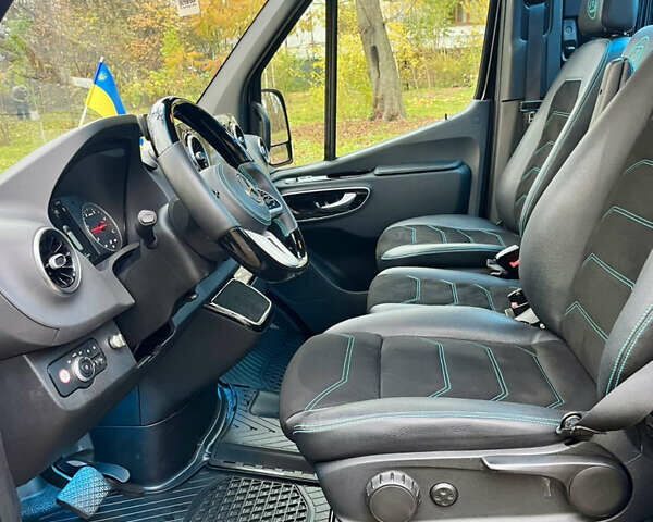 Чорний Мерседес Sprinter, об'ємом двигуна 2.99 л та пробігом 340 тис. км за 58000 $, фото 12 на Automoto.ua
