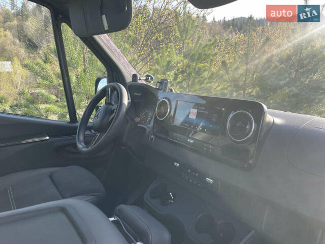 Черный Мерседес Sprinter, объемом двигателя 2.99 л и пробегом 330 тыс. км за 62165 $, фото 7 на Automoto.ua