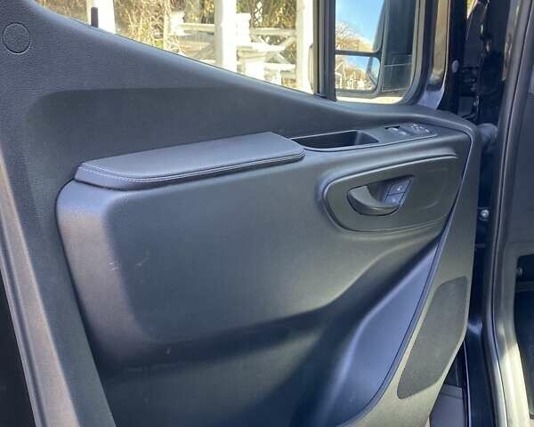Черный Мерседес Sprinter, объемом двигателя 2.99 л и пробегом 23 тыс. км за 49000 $, фото 31 на Automoto.ua
