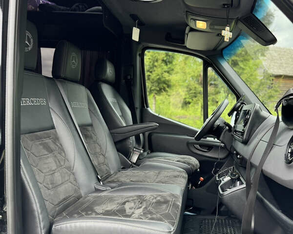 Чорний Мерседес Sprinter, об'ємом двигуна 2.9 л та пробігом 370 тис. км за 49500 $, фото 21 на Automoto.ua