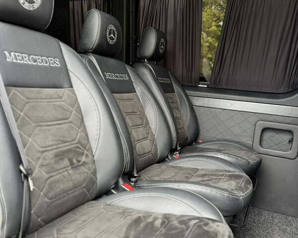 Чорний Мерседес Sprinter, об'ємом двигуна 2.9 л та пробігом 370 тис. км за 49500 $, фото 28 на Automoto.ua
