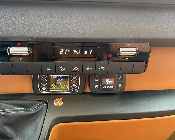 Черный Мерседес Sprinter, объемом двигателя 2.14 л и пробегом 3 тыс. км за 180000 $, фото 9 на Automoto.ua