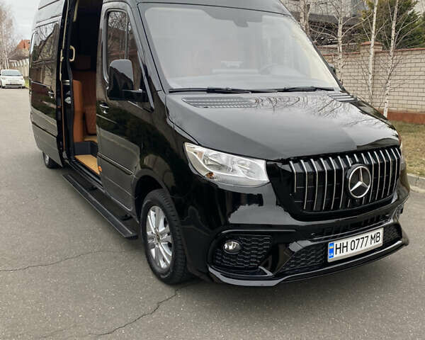 Черный Мерседес Sprinter, объемом двигателя 2.14 л и пробегом 3 тыс. км за 180000 $, фото 2 на Automoto.ua