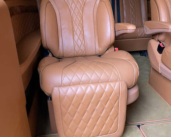 Черный Мерседес Sprinter, объемом двигателя 2.14 л и пробегом 3 тыс. км за 180000 $, фото 13 на Automoto.ua